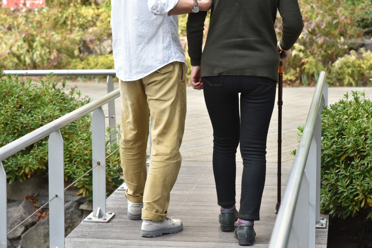 堺市で大腿骨頚部骨折の自費の訪問リハビリ